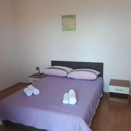 Sophie Apartman *